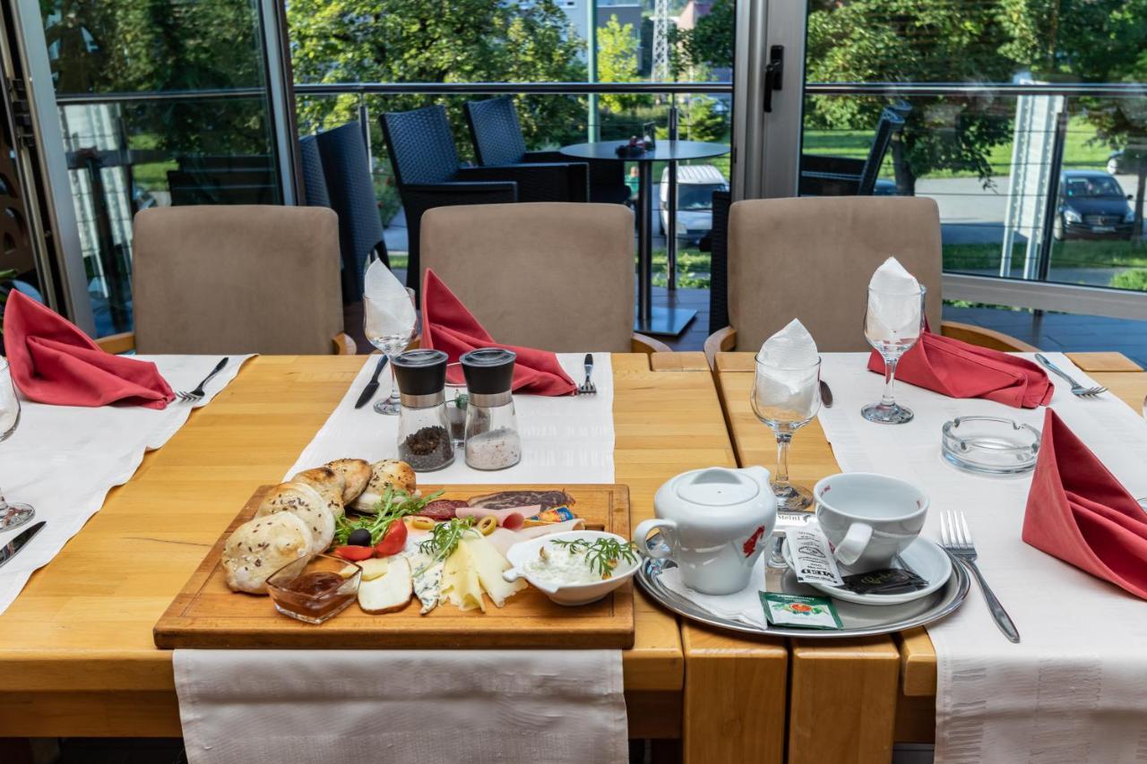 Verdi Rooms Visoko Luaran gambar